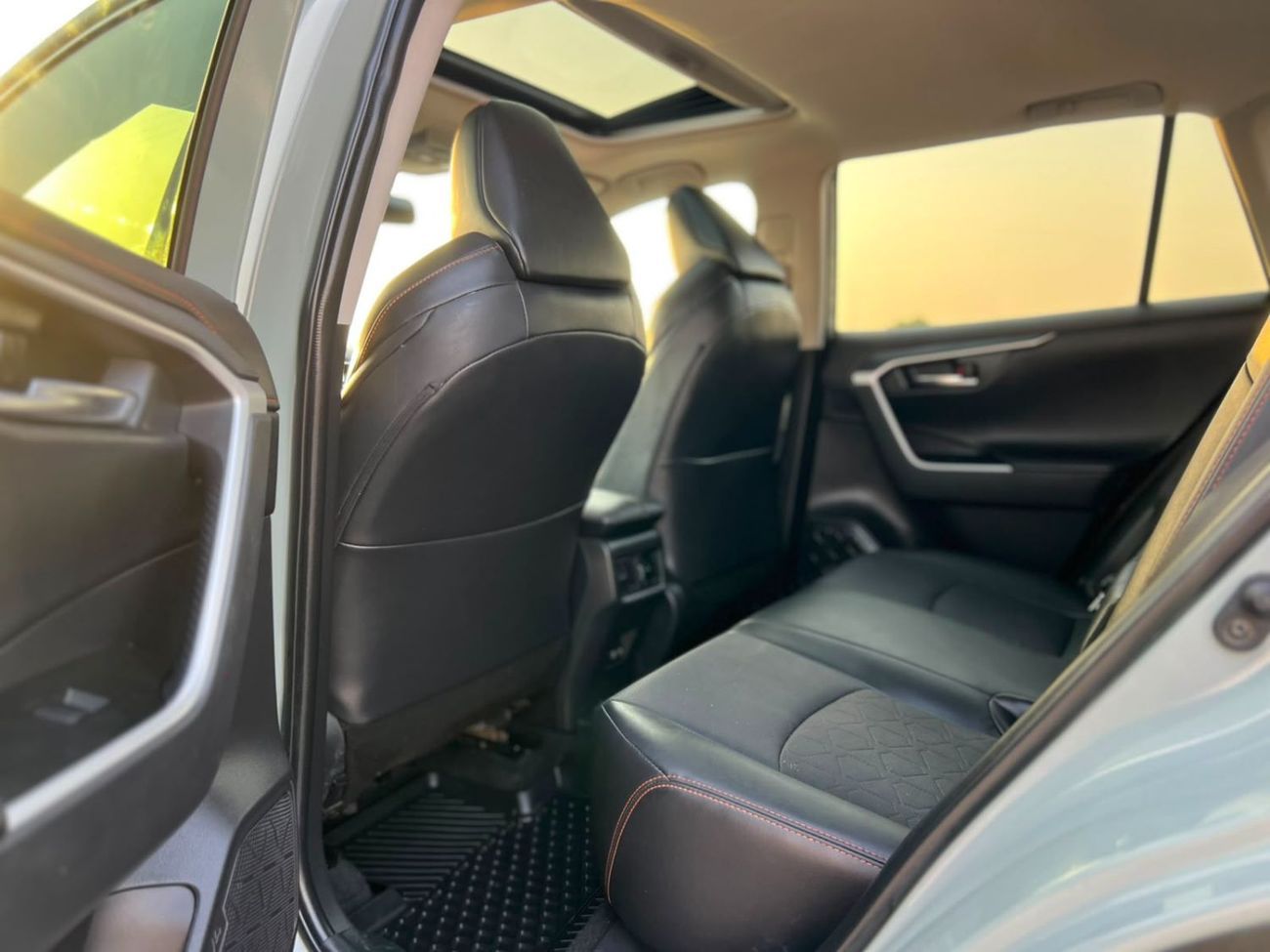 Toyota RAV4 ADVENTURE 2021 Toyota Rav4 Full Option 2.5L V4 - Rear Camera - Sunroof - Leather Seat - AWD 4x4 -