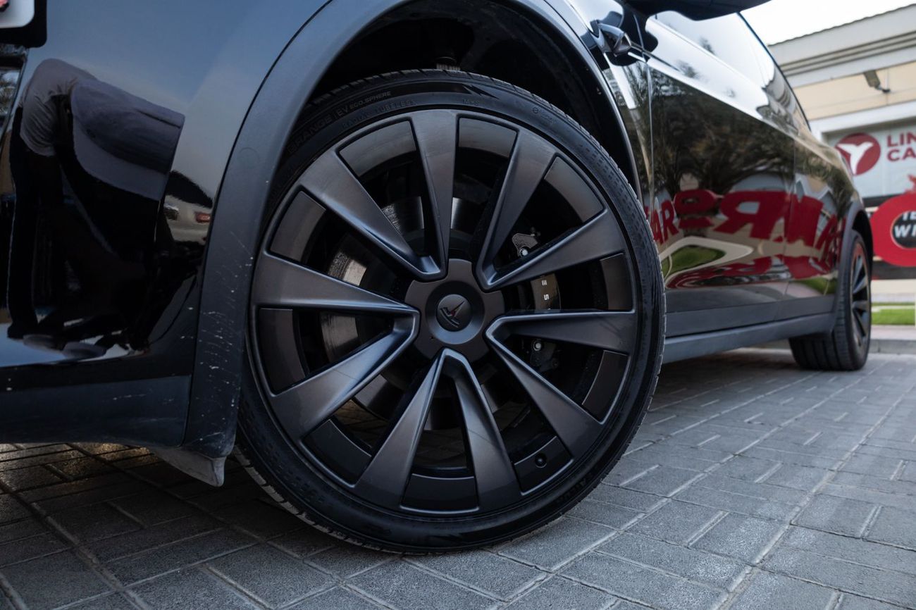 Tesla Model Y Long Range (AWD)