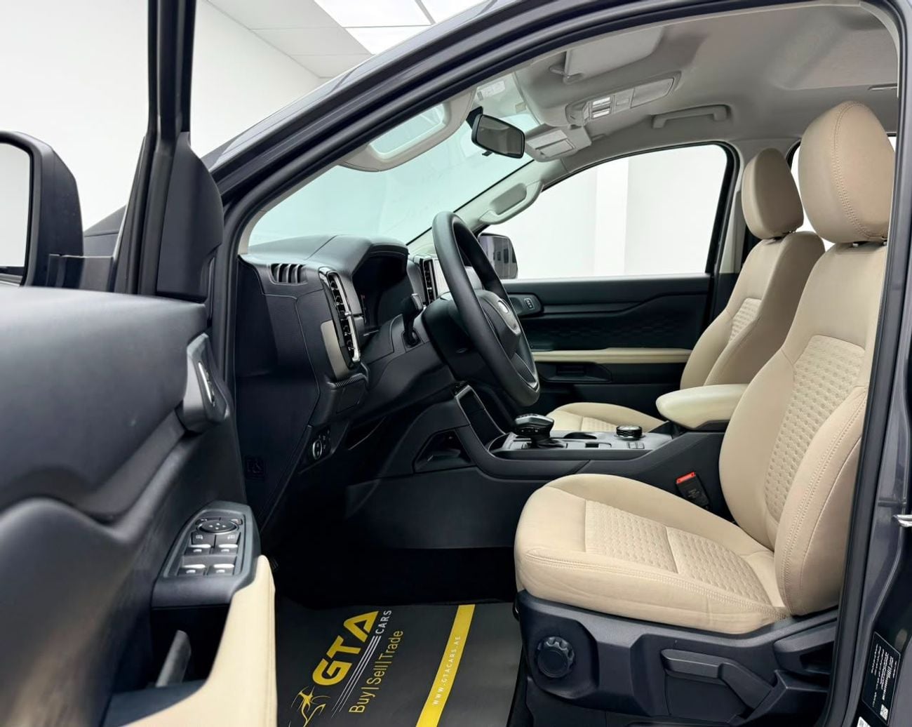 Ford Everest XLS 2024 Ford Everest XLS, 2029 Ford Warranty + Service Pack, Full Ford Service History, Low Km, GCC