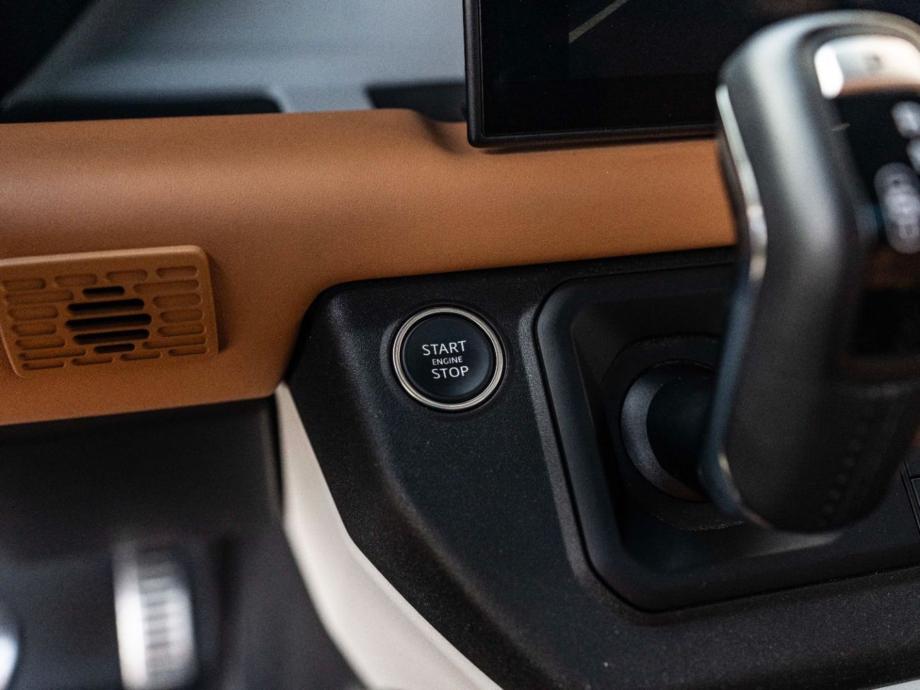 لاند روفر ديفندر P400 110 SE 3.0L (5 Seater)