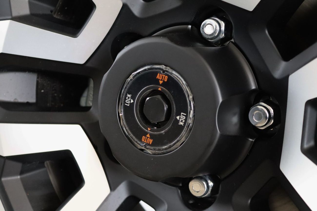 Toyota Land Cruiser 70 GRJ 71 4.0 V6 AUTOMATIC DIFF LOCK **EXPORT ONLY**التصدير فقط خارج الخليج**