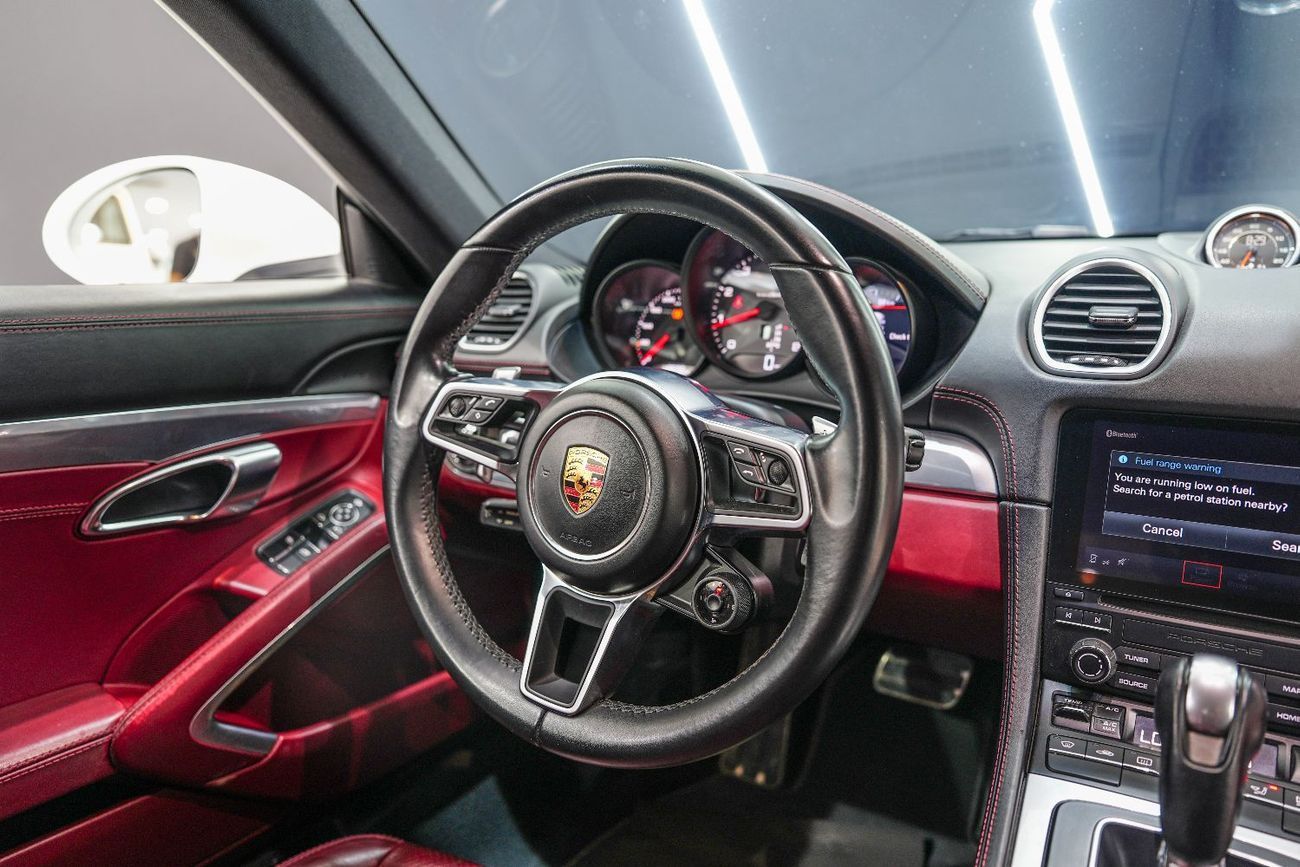 بورش كايمان 718 S 2.5L A/T S, Sport Chrono Package, Full Service History, Al Nabooda Warranty!!