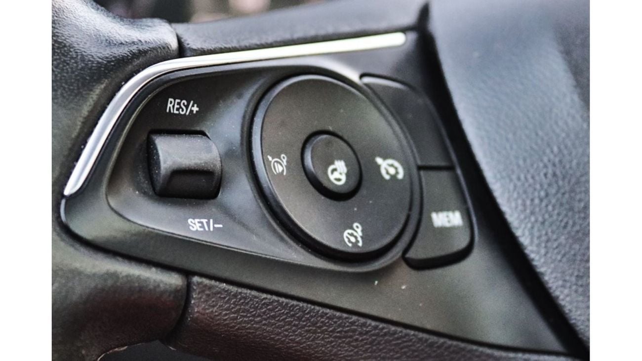 Opel Crossland X 2022 Opel Crossland 1.2 Turbo, 3-cylinder gasoline, automatic, front wheel drive