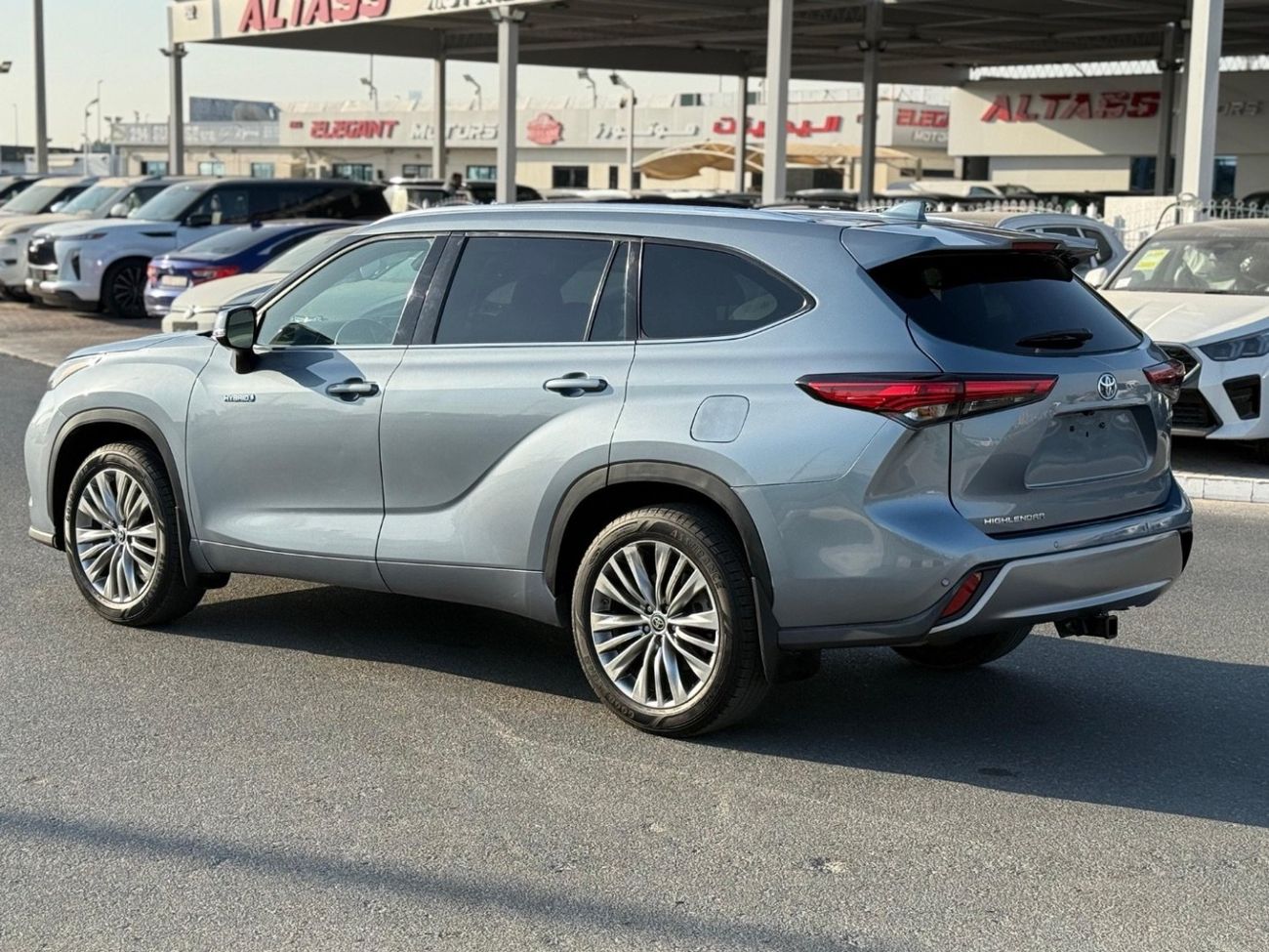 Toyota Highlander Limited 2.5L FWD Hybrid Limited 2.5L Panoramic,360 camera