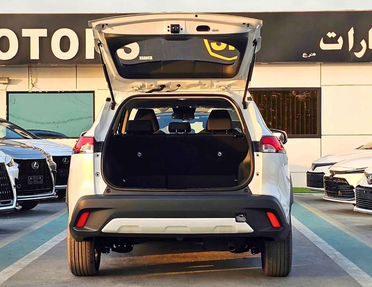 تويوتا كورولا كروس HYBRID ELITE / SUNROOF / FABRIC SEATS / 2.0L V4 PETROL (CODE # CRCHC)