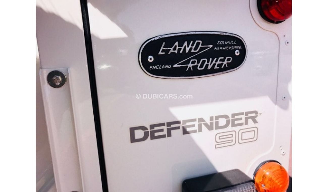Land Rover Defender 90