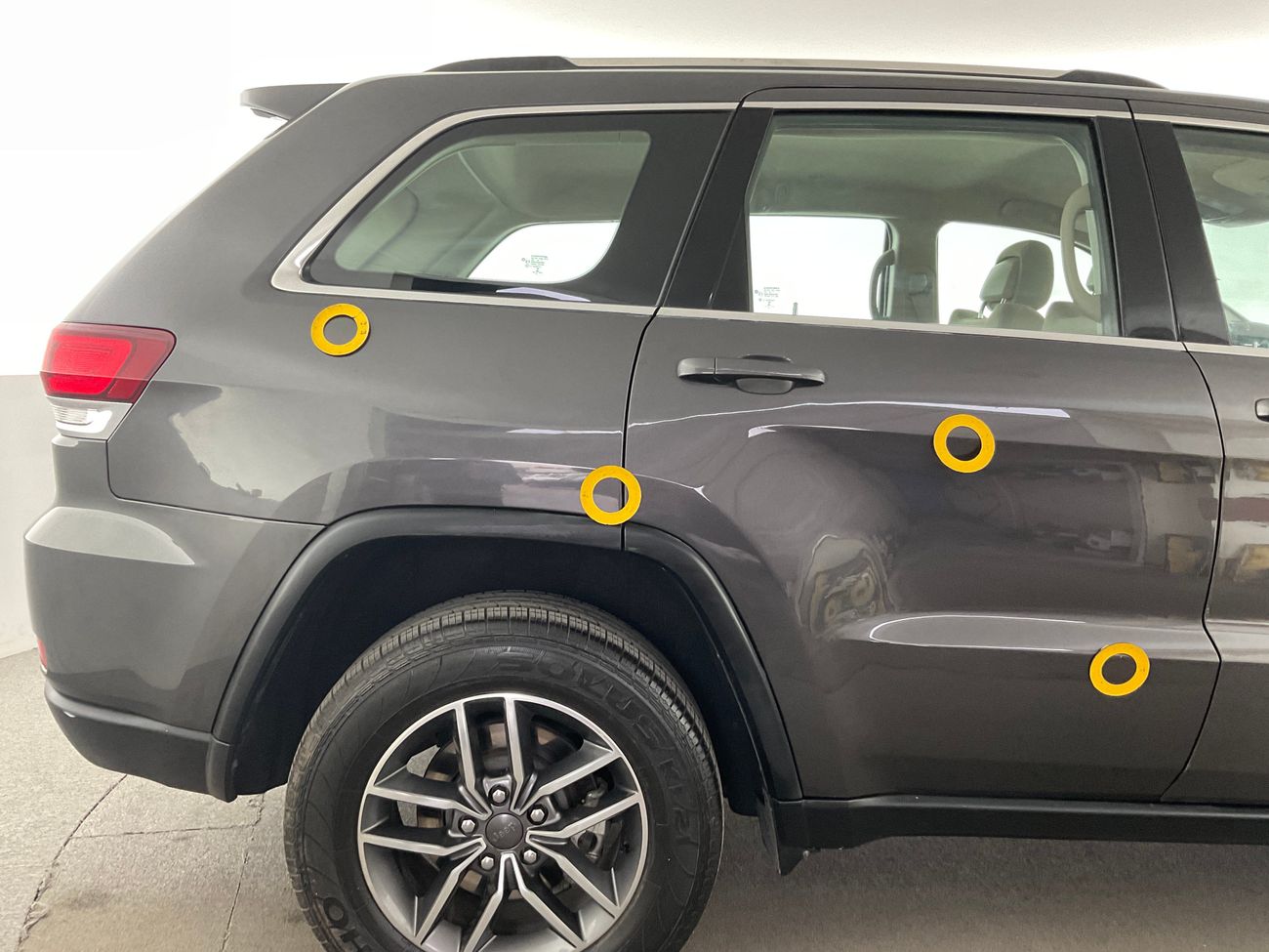 جيب جراند شيروكي Laredo | upto AED 20,000 Ramadan Discount | شامل الضمان | 0 ﺪﻔﻋﺓ ﺃﻮﻟﻯ