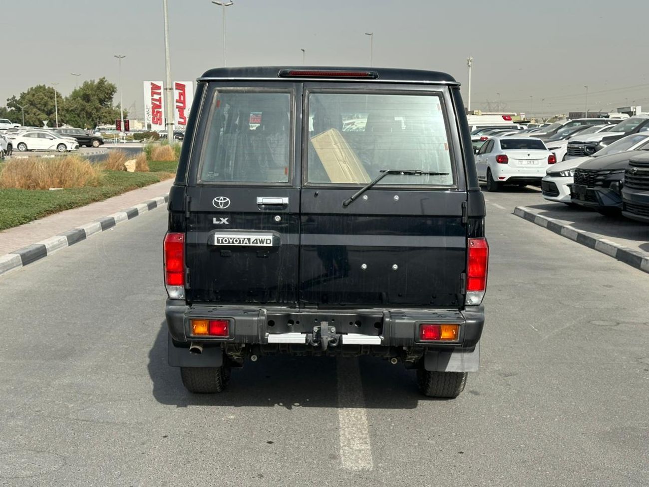 Toyota Land Cruiser 70 LX 2.8L  LC76-G1 2.8 DSL MT