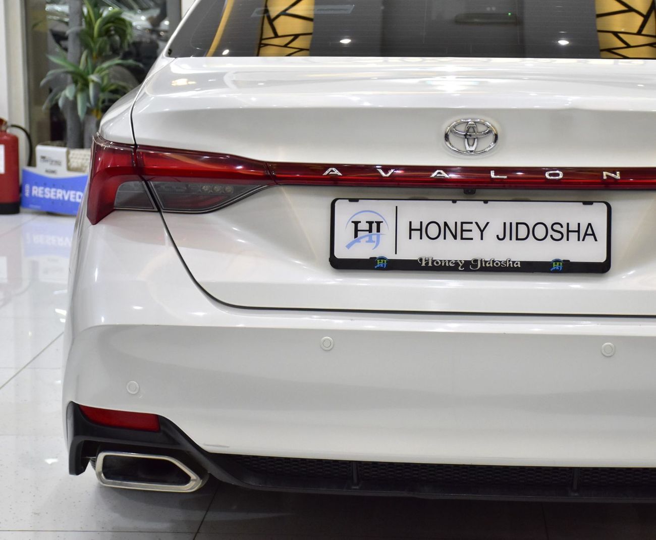 Toyota Avalon EXCELLENT DEAL for our Toyota Avalon XLE ( 2021 Model ) in White Color GCC Specs