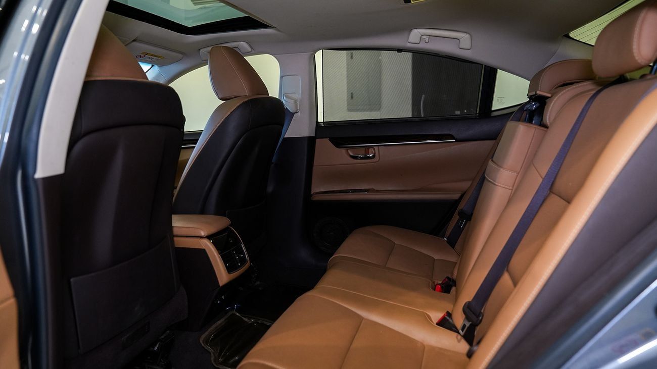 Lexus ES250 Premier 2.5L