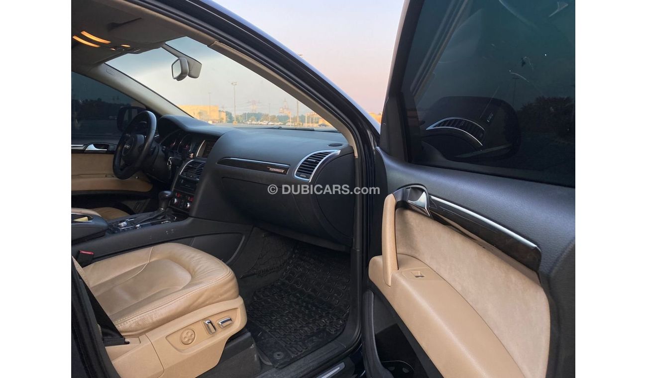 Audi Q7 TFSI quattro S-Line Audi Q7 S-LINE 2012 GCC Orginal Paint - Perfect Condition - Accident Free