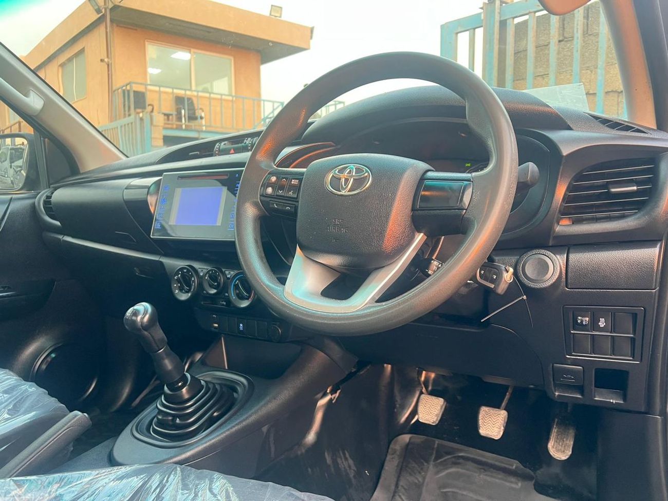Toyota Hilux Diesel 2.4L ,Right Hand Drive ,2wd ,Manual Gear