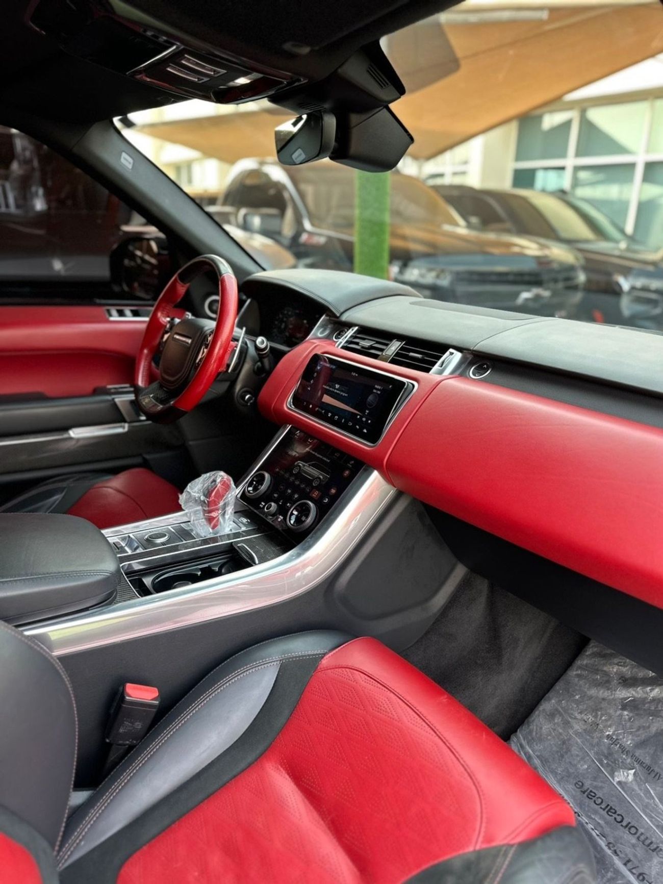 لاند روفر رينج روفر سبورت رنج روفر سبورت 2020 SVR الماني كاربون اديشن بحالة جدا ممتازة ‏‎فل اوبشن فل کاربن فايبر