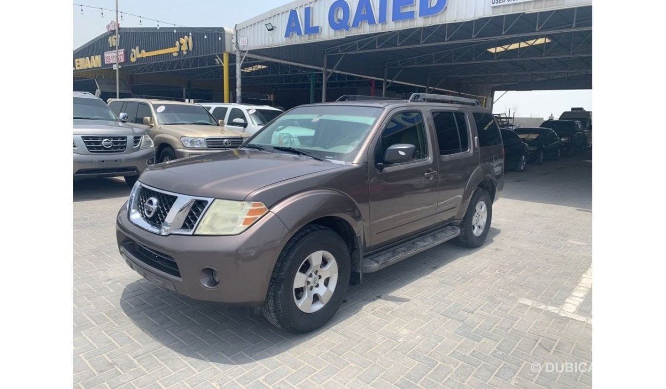 Nissan Pathfinder 2008 model American 6 cylinder cattle 127000