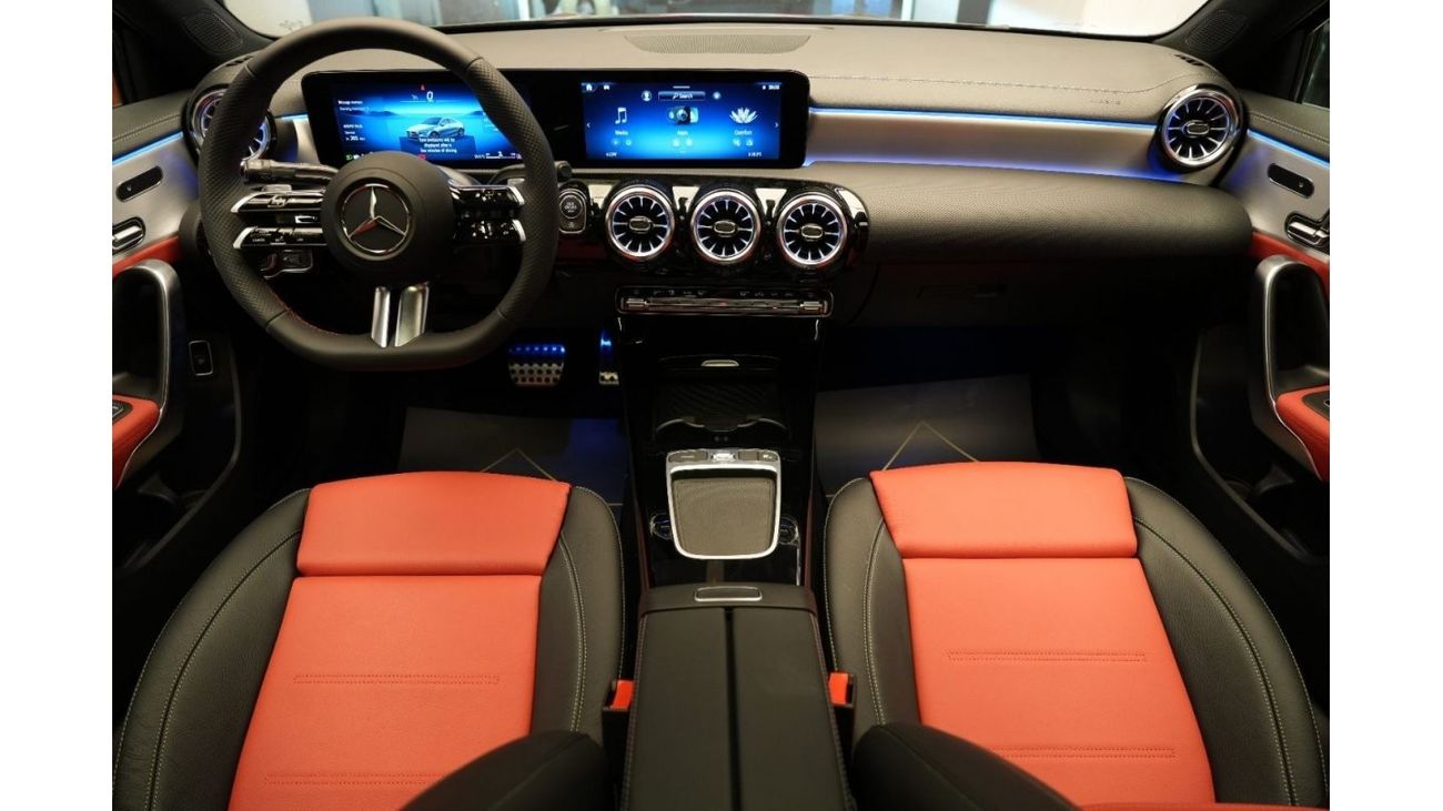 Mercedes-Benz A 200 ✔ AMG Package ✔ Panoramic roof ✔ Self-parking system