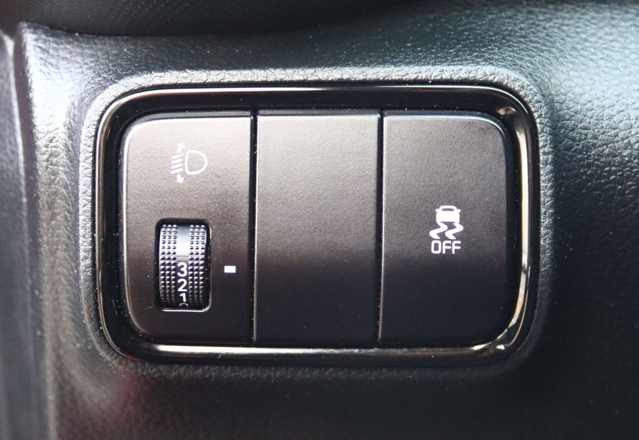 كيا سونیٹ كيا سونيت 2023 خليجى بحاله ممتازه ممشى 71000 كم بمحرك 1500 سى سى وبسعر 48000 درهم