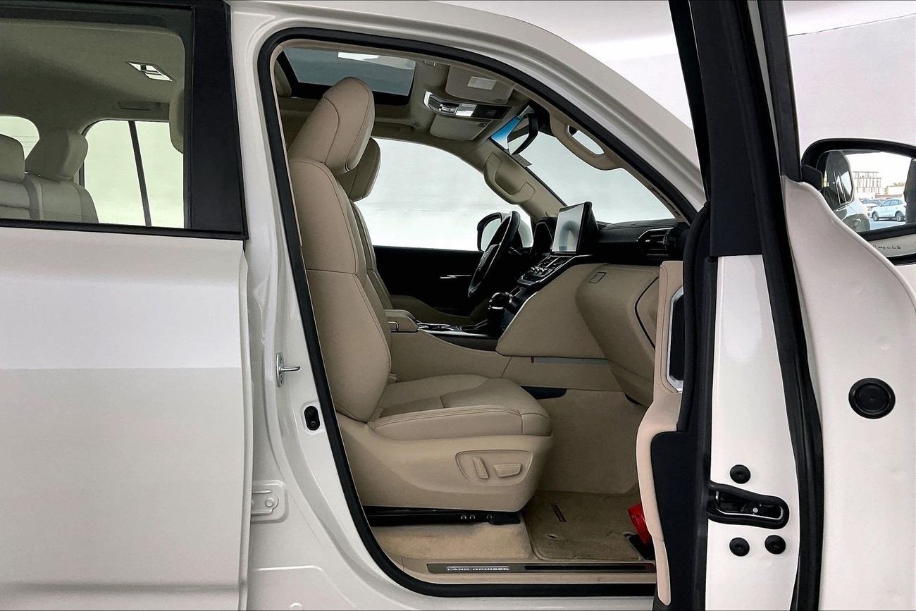 Toyota Land Cruiser GXR | National Day Celebration | Guaranteed Warranty | 0 Down Payment