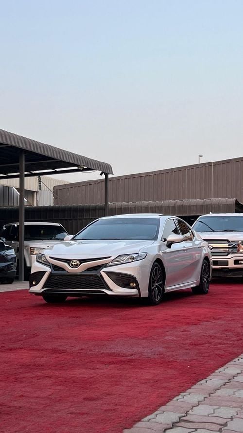 Toyota Camry GLE