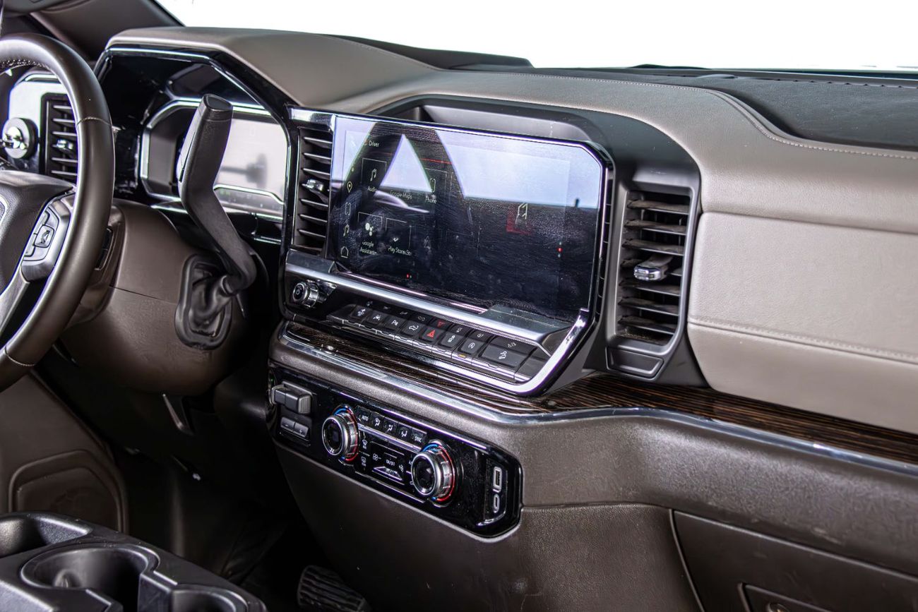 GMC Sierra 5.3L V8 AT4 Regular Cab (AWD) SLE - Very Well Maintained - Under Dealer Warranty - GCC Specification