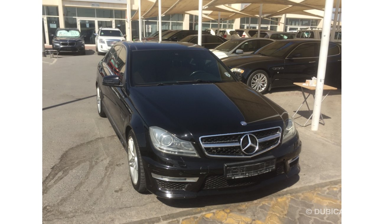 مرسيدس بنز C 300 مرسيدس C300 موديل 2013 خليجي السياره بحاله ممتازه ولا تحتاج اي مصروف فل اوبشن بانوراما ماشي 70الف فق