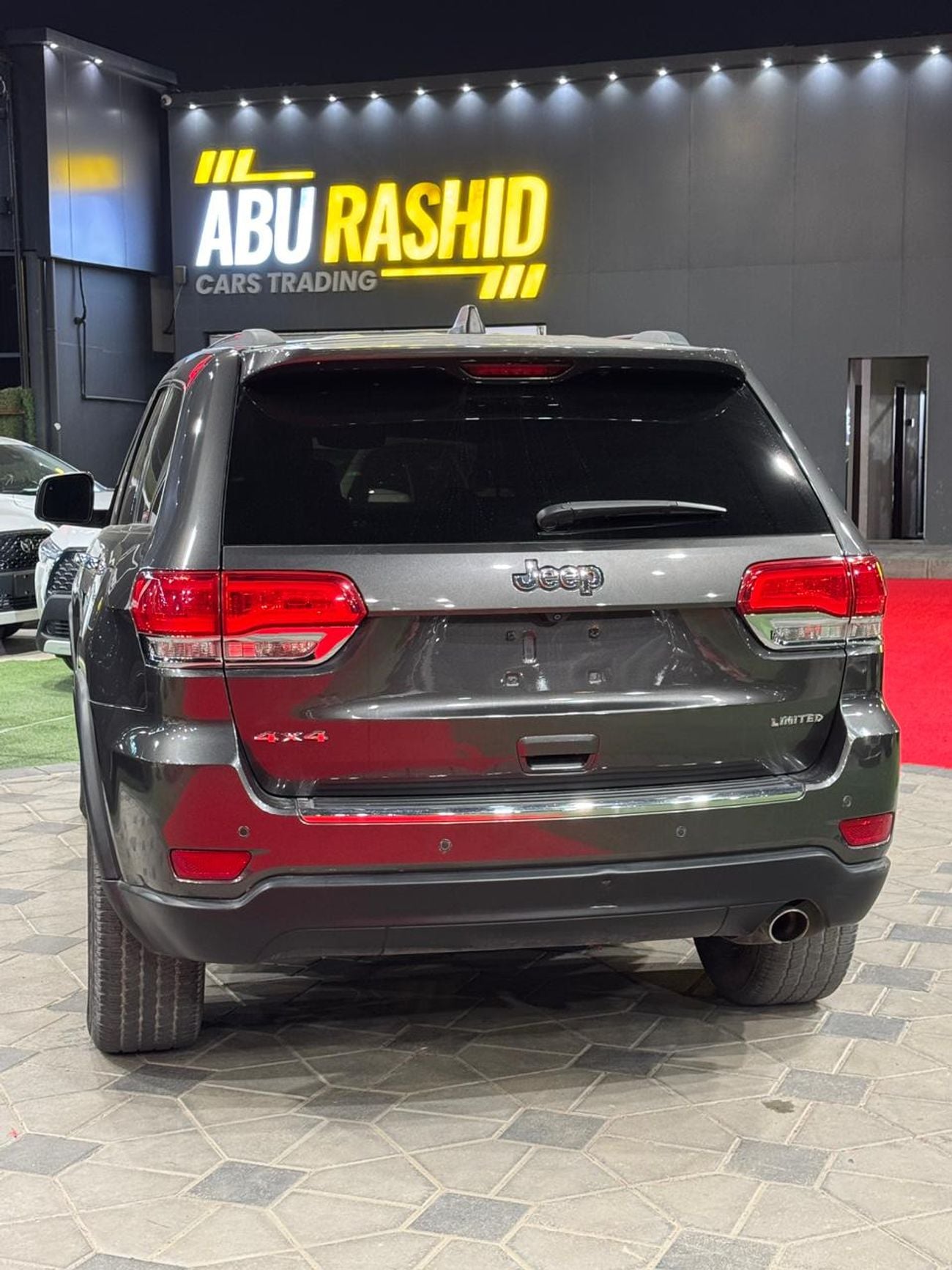 جيب جراند شيروكي Limited 3.6L