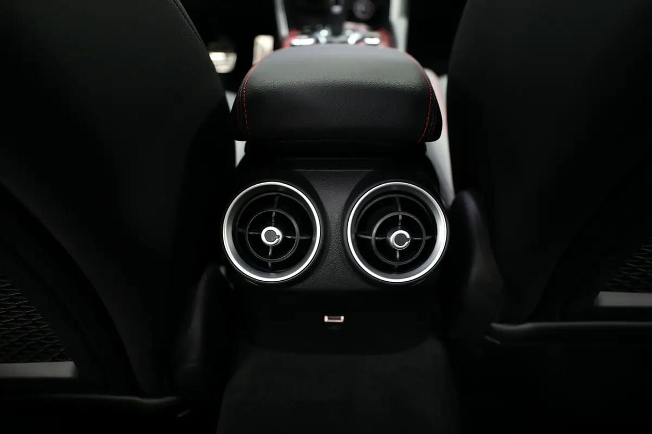 ألفا روميو جوليا Alfa Romeo Giulia Super 2025 | GCC Specs | Brand New