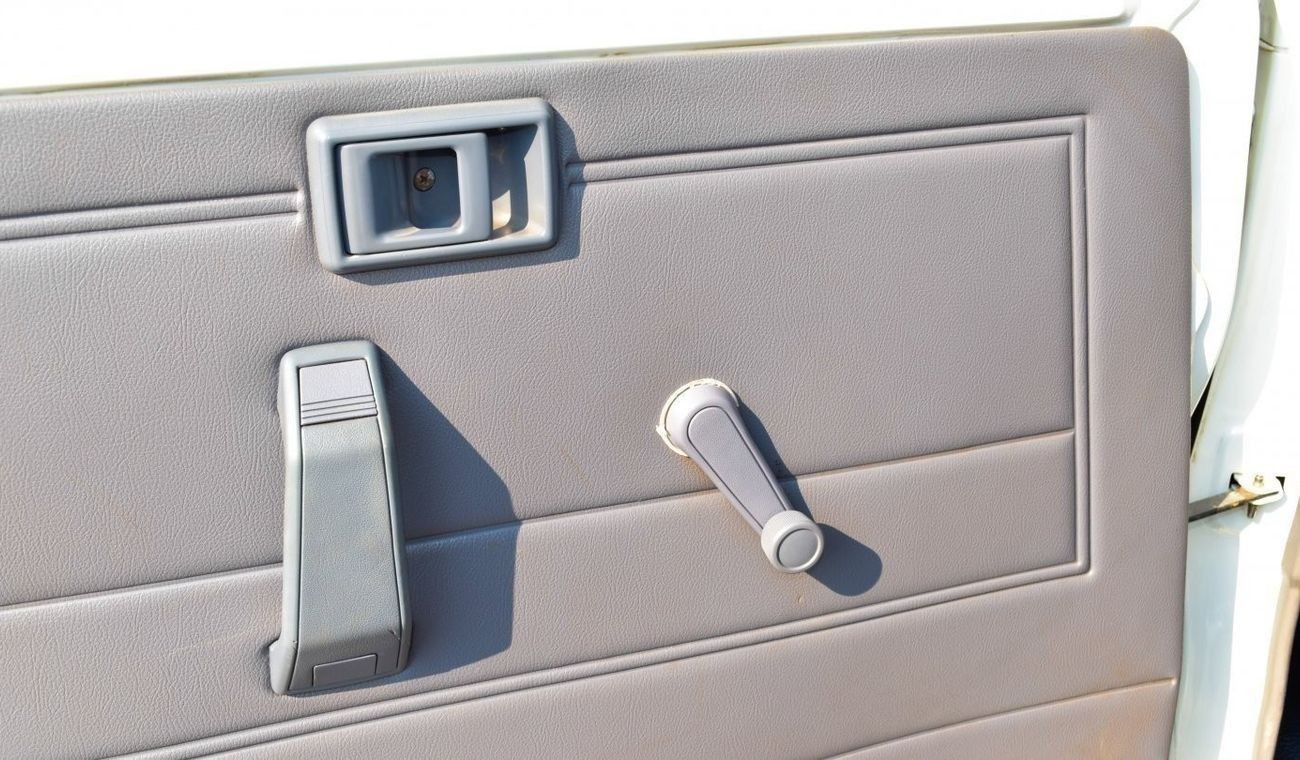 تويوتا لاند كروزر بيك آب LX V8 d