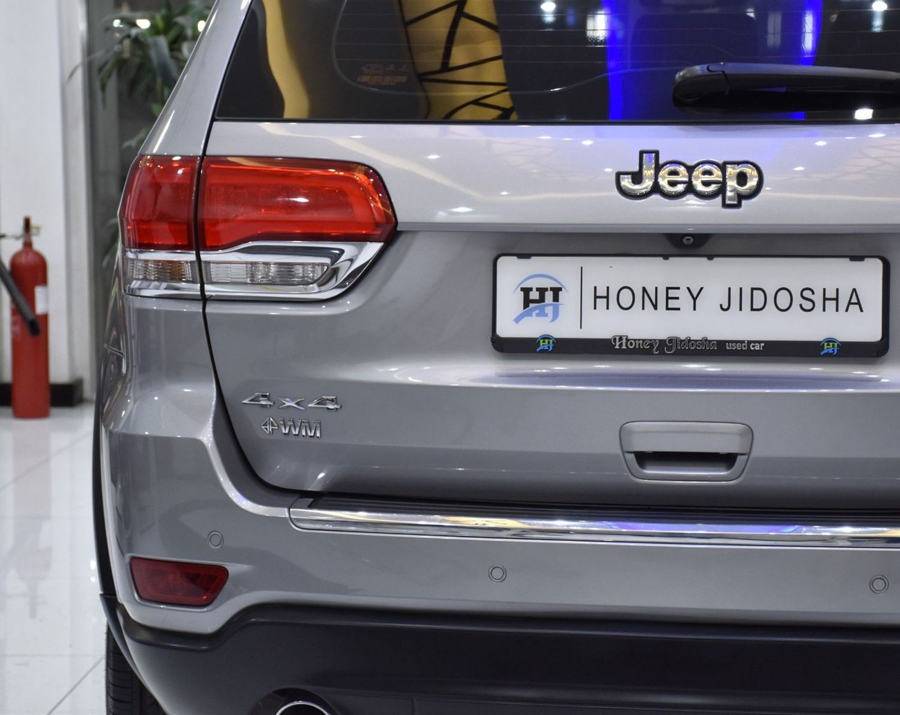 Jeep Grand Cherokee EXCELLENT DEAL for our Jeep Grand Cherokee Limited 4x4 ( 2015 Model ) in Silver Color GCC Specs