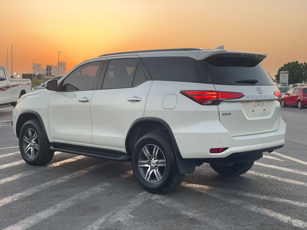 Toyota Fortuner 2022 Toyota Fortuner EX.R 2.7L V4 MidOption+ With Sensors - No Accident - 7 Seater - 4x4 AWD -