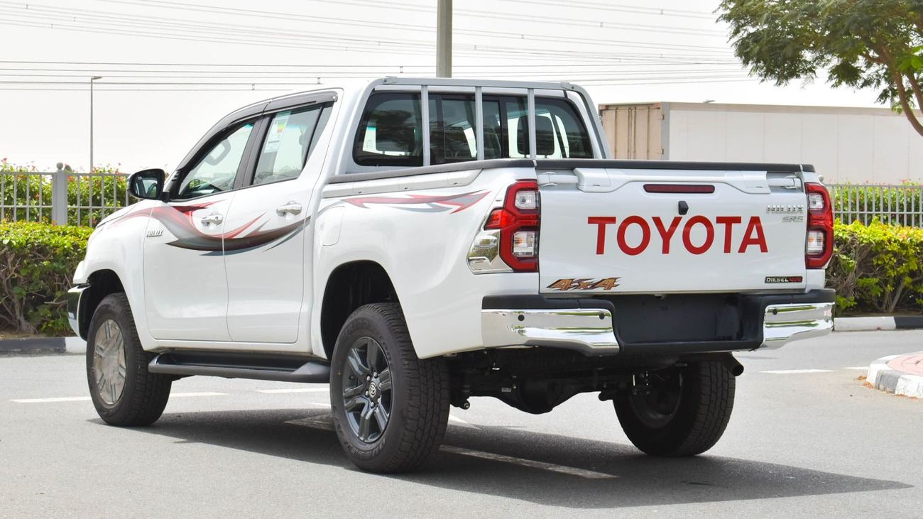 تويوتا هيلوكس ECT0055 - Toyota Hilux DCab - 2.4L Diesel Auto White-Black - Key Start, Auto AC