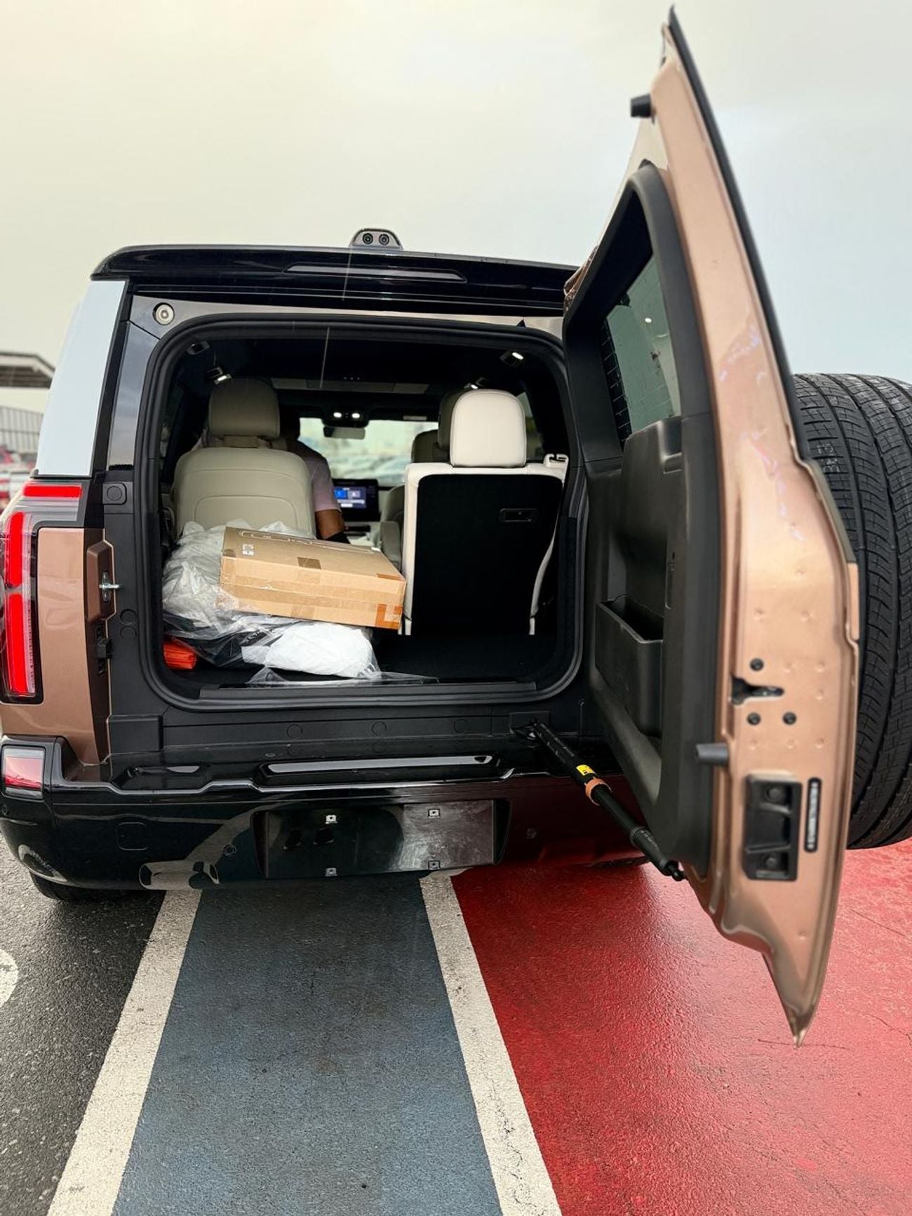 روكس أداماس FIRST CLASS 7 seats big battery full option
