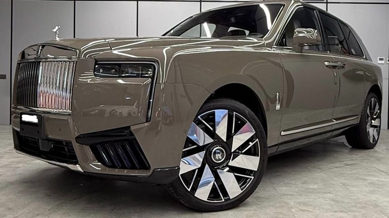 Rolls Royce Cullinan Brand New | European Specs | Special Exterior & Interior Colors