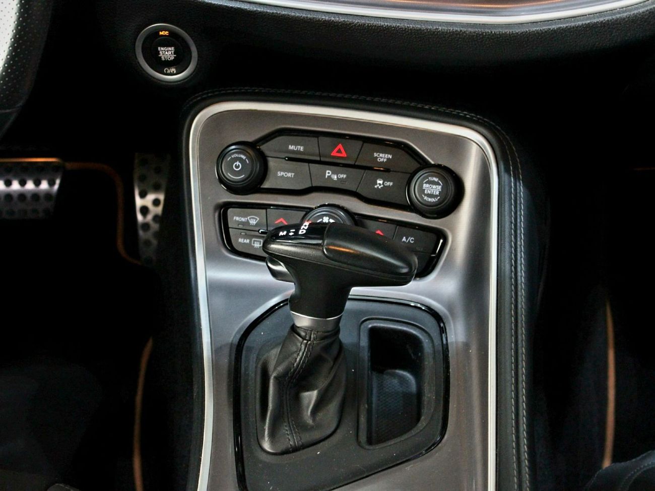 دودج تشالينجر R/T Shaker 5.7L (372 HP)