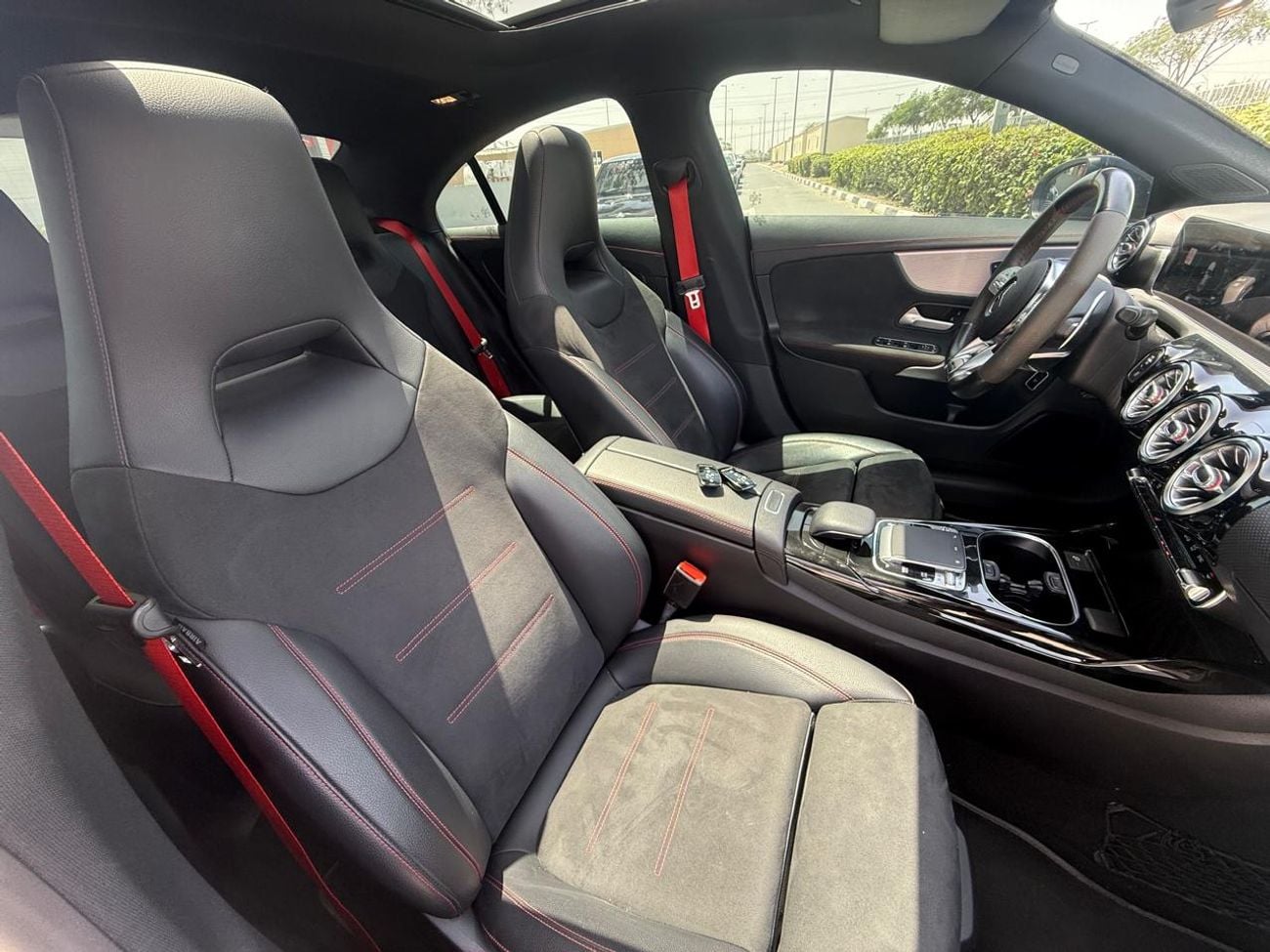 مرسيدس بنز CLA 35 AMG 4MATIC