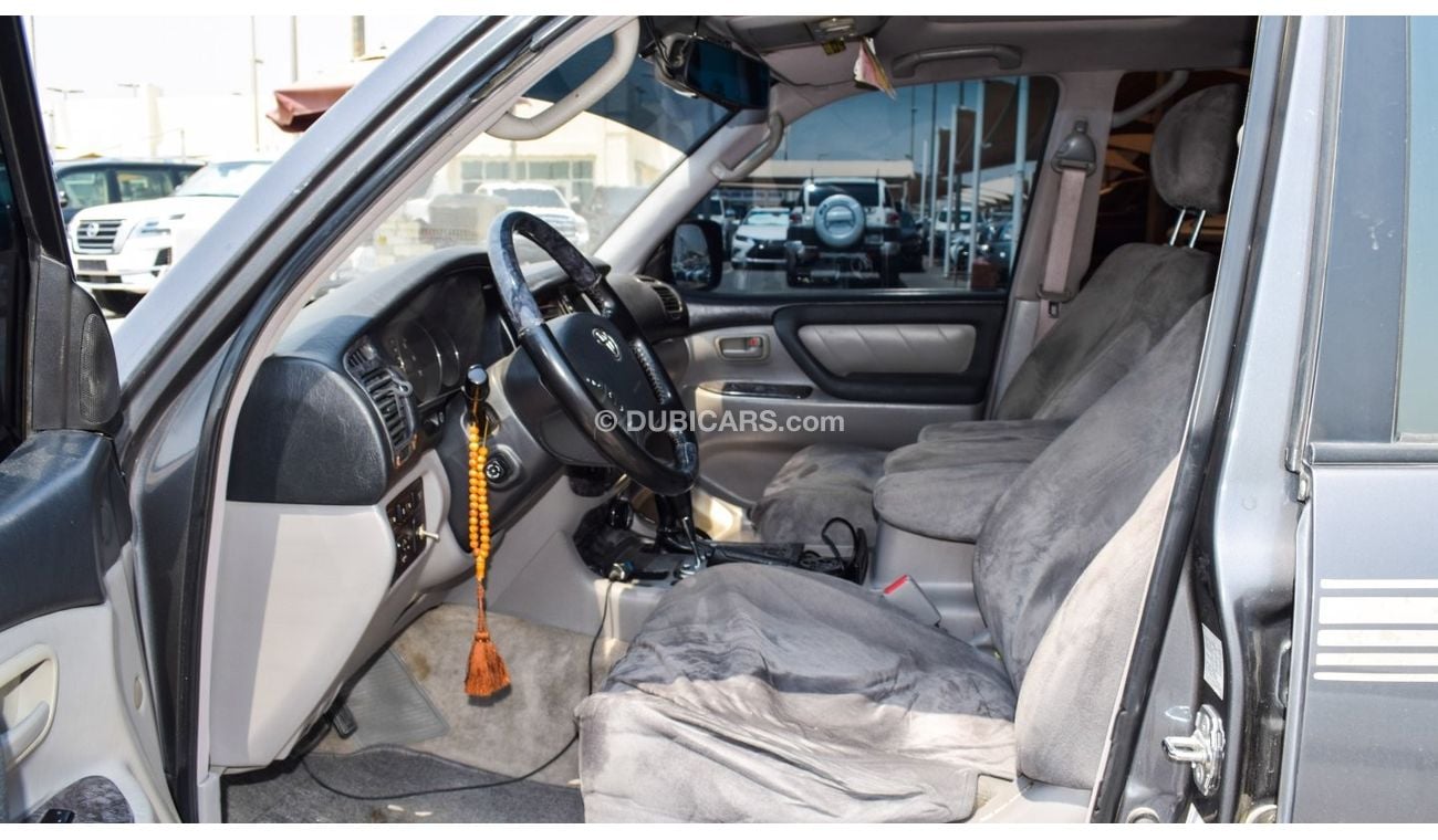 Toyota Land Cruiser VXR V8