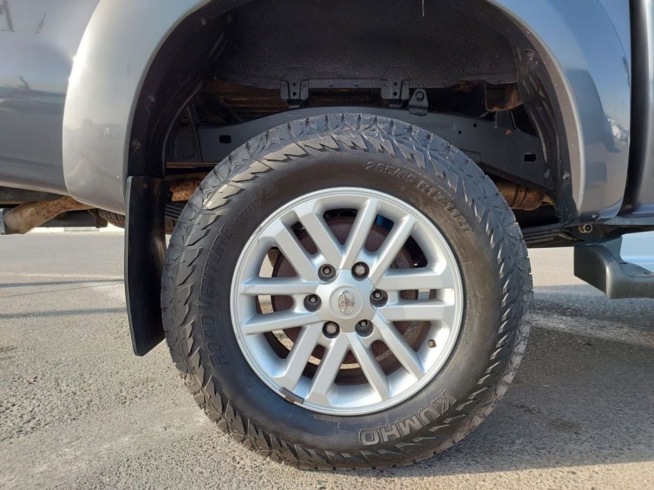 Toyota Hilux TOYOTA HILUX VIGO PICK UP RHD 2014 MODEL 3.0 L DIESEL AUTOMATIC(PM39654)