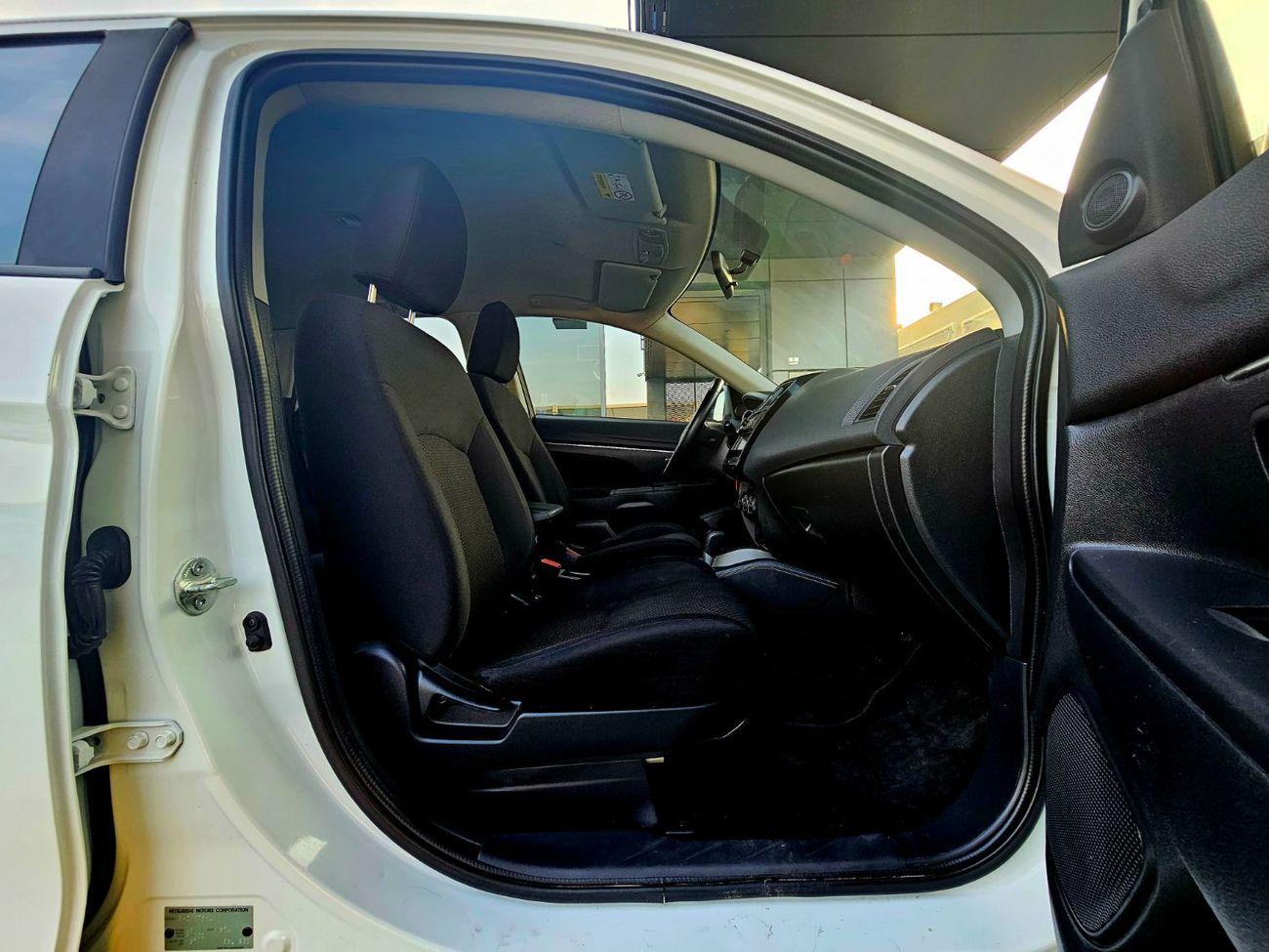 Mitsubishi ASX GCC/ GLX 2.0 V4/ ORIGINAL PAINT/ LOW MILEAGE