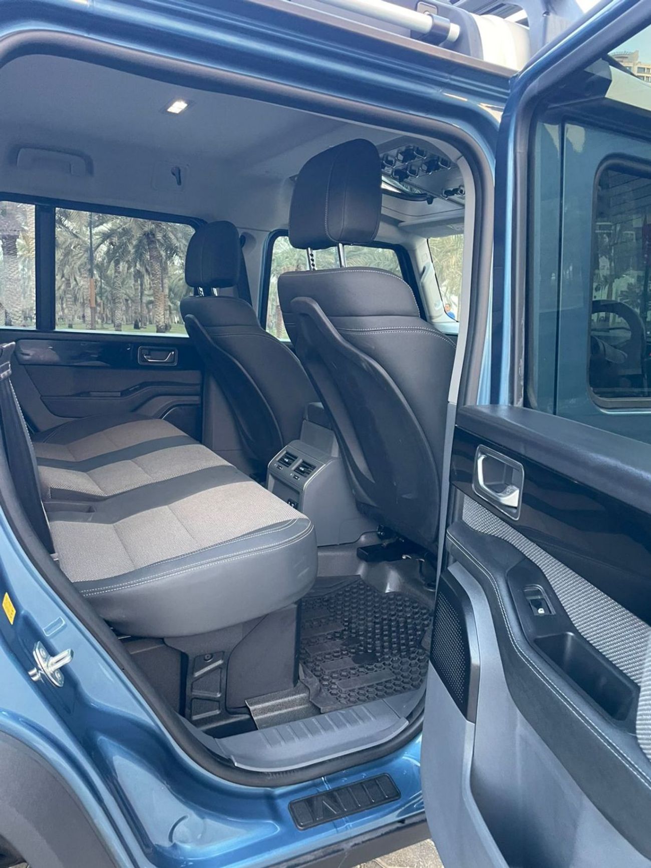 إينيوس غرينادير diesel 3.0 liter ,2024 model ,right hand drive ,automatic