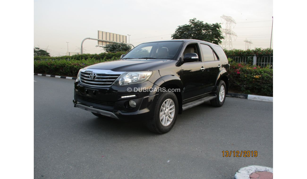 Toyota Fortuner toyota fortuner 2014 TRD sport gulf space only 103000 km full options with orginal leather seat ,2 r