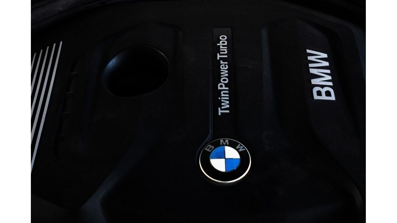 BMW 220i Std 2.0L Turbo