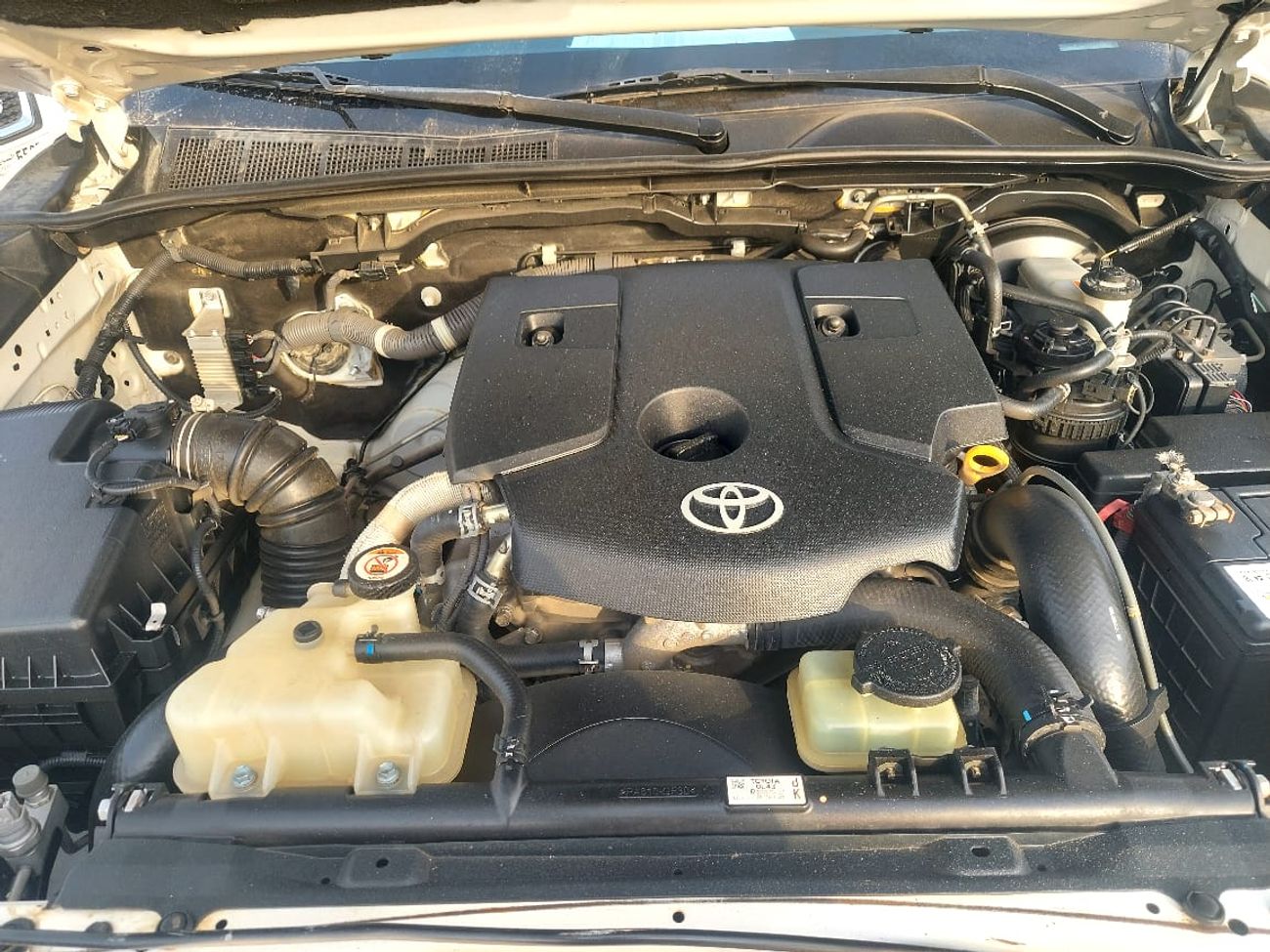 Toyota Hilux DC 2.4L 4WD DIESEL MANUAL TRANSMISSION