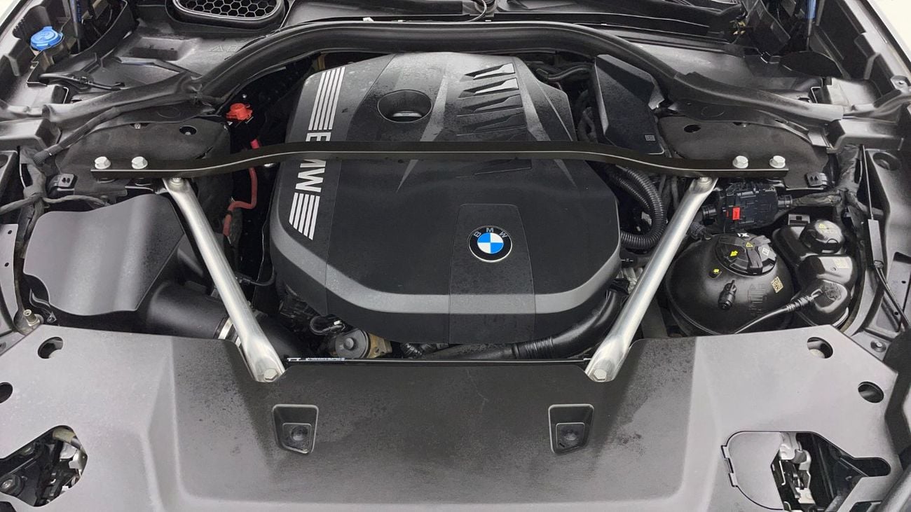 بي أم دبليو 740i 3L 2023 | 0 DP | 3942/Month | 30 Day Return | Service History