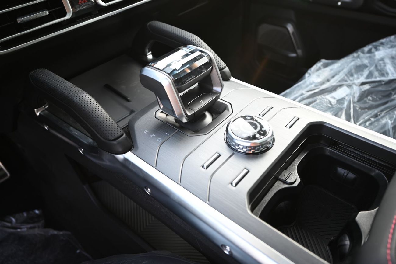 جيتور T2 2,140AED - 7 SEATER - JETOUR T2 LUXURY - BLACK EDITION