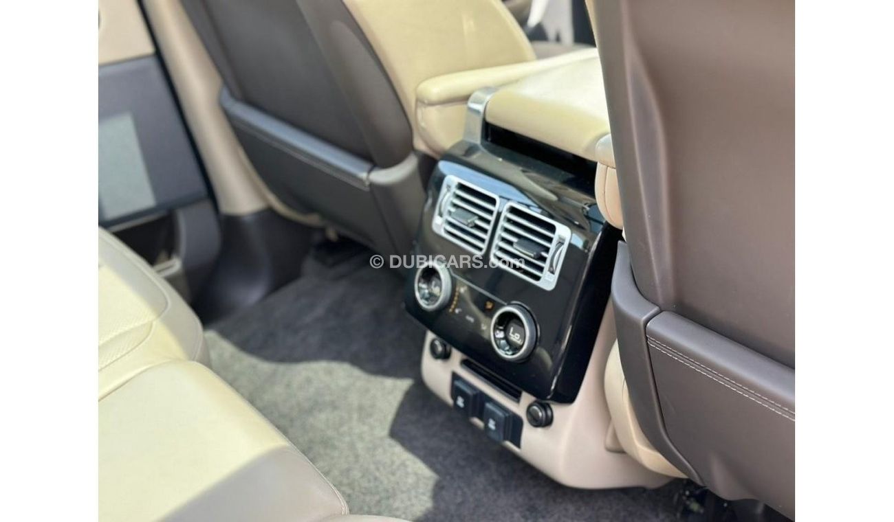 Land Rover Range Rover Range Rover Vogue HSE  P380 V6 Panoramic  2019 GCC  Full Service History  Under Warranty