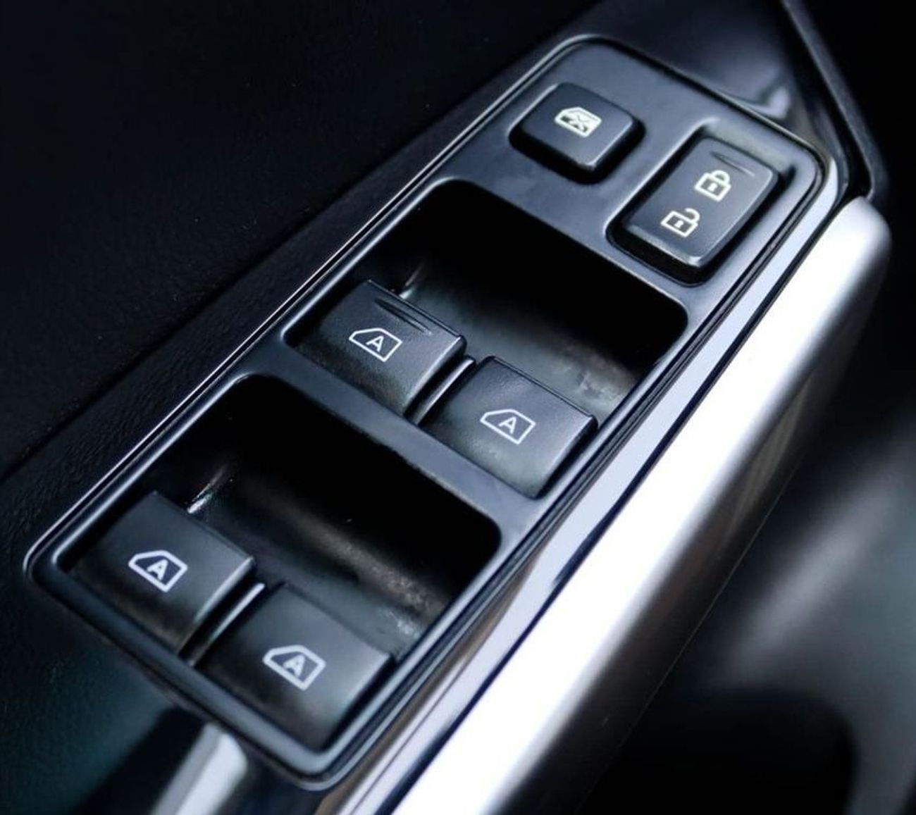 Mitsubishi Montero Sport GLS Premium 3.0L (7 Seater) Mitsubishi Montero Sport 2021 model, GCC, in excellent condition, accide