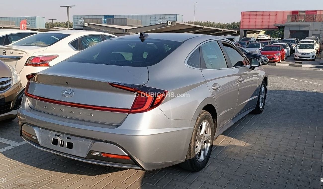 Used Hyundai Sonata 2021 for sale in Dubai - 691428