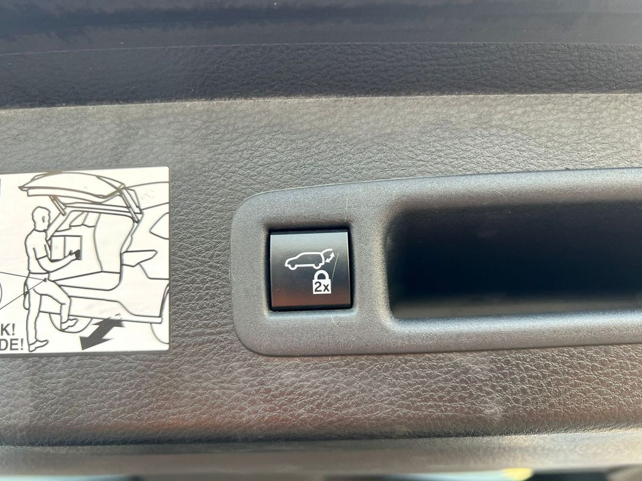 Toyota Sienna 2021 Toyota Sienna, Xle Hybrid + Sunroof + Leather & Electric Seats + Push Start + Doors Open Close 