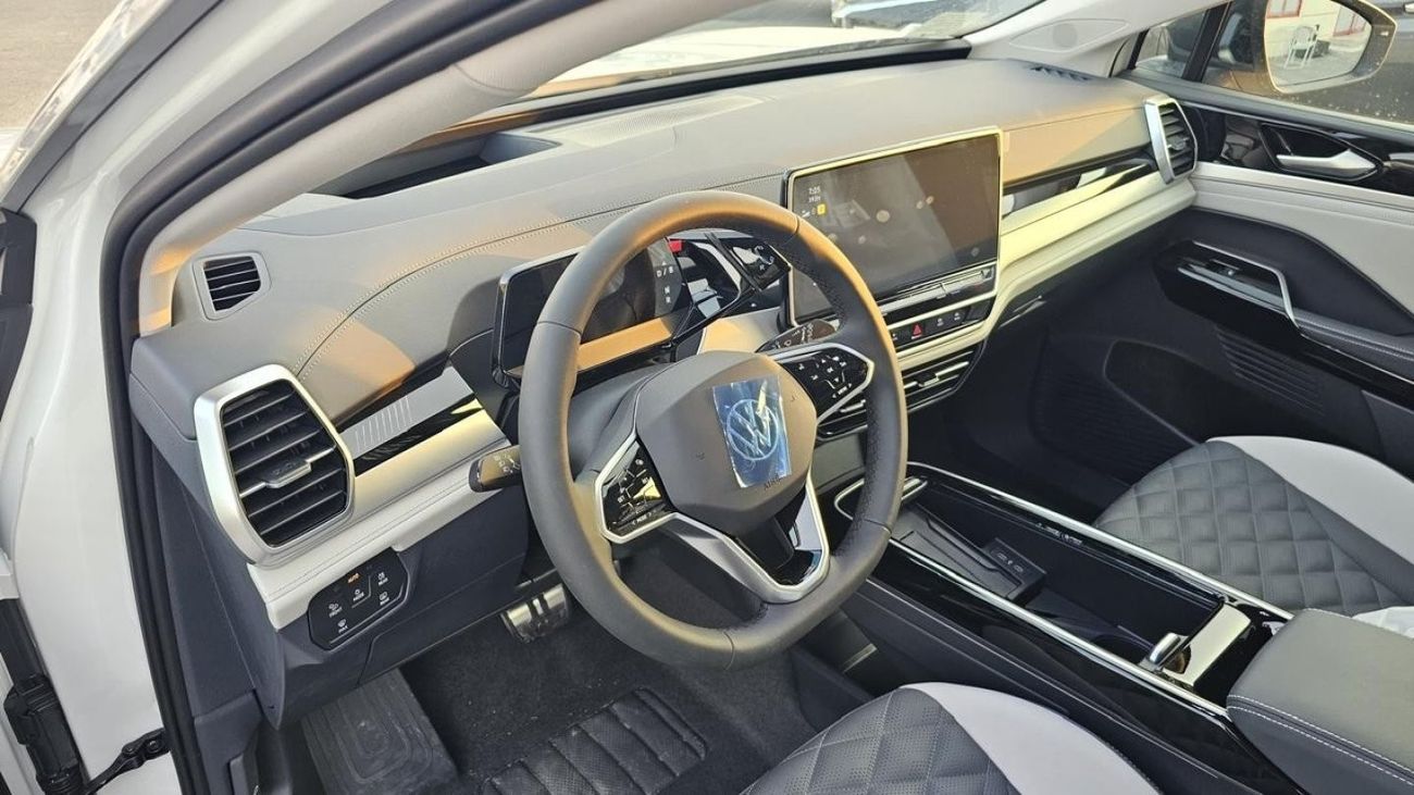 فولكس واجن ID.6 ID 6 Crozz Pro Full Option Open Sunroof ,HUD ,360 Camera ,7 Seat 2024 Model