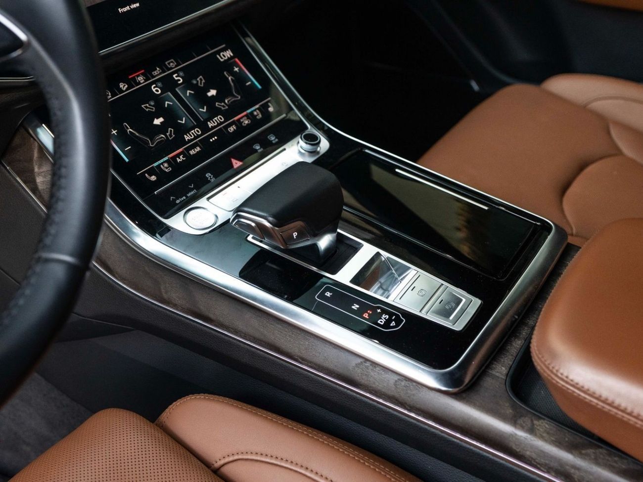 Audi Q8 55 TFSI quattro Luxury 3.0L (340 HP)