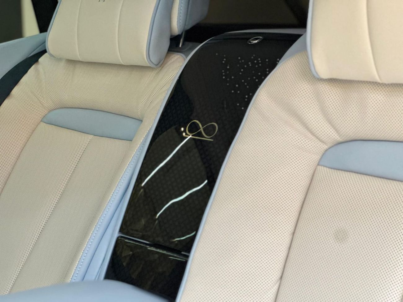 Rolls-Royce Cullinan 2025 Rolls-Royce Cullinan Black Badge | Black | Ultimate Luxury SUV